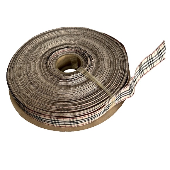 International Trimmings and Labels Burberry Tartan 1" Wide Large Roll England - Picture 4 of 4